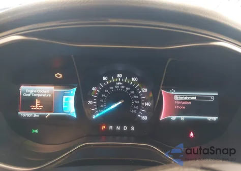 2018 Ford Fusion Titanium z USA, uszkodzony, nr VIN 3FA6P0D94JR247656